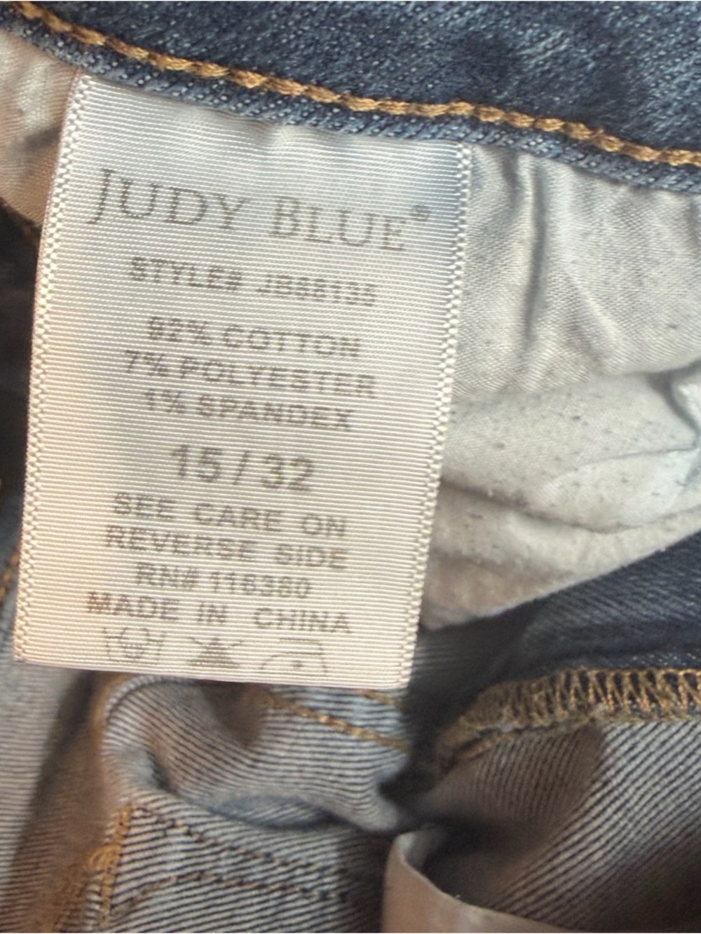 Judy blue relaxed fit distressed jeans 15/32 - Picture 4 of 4